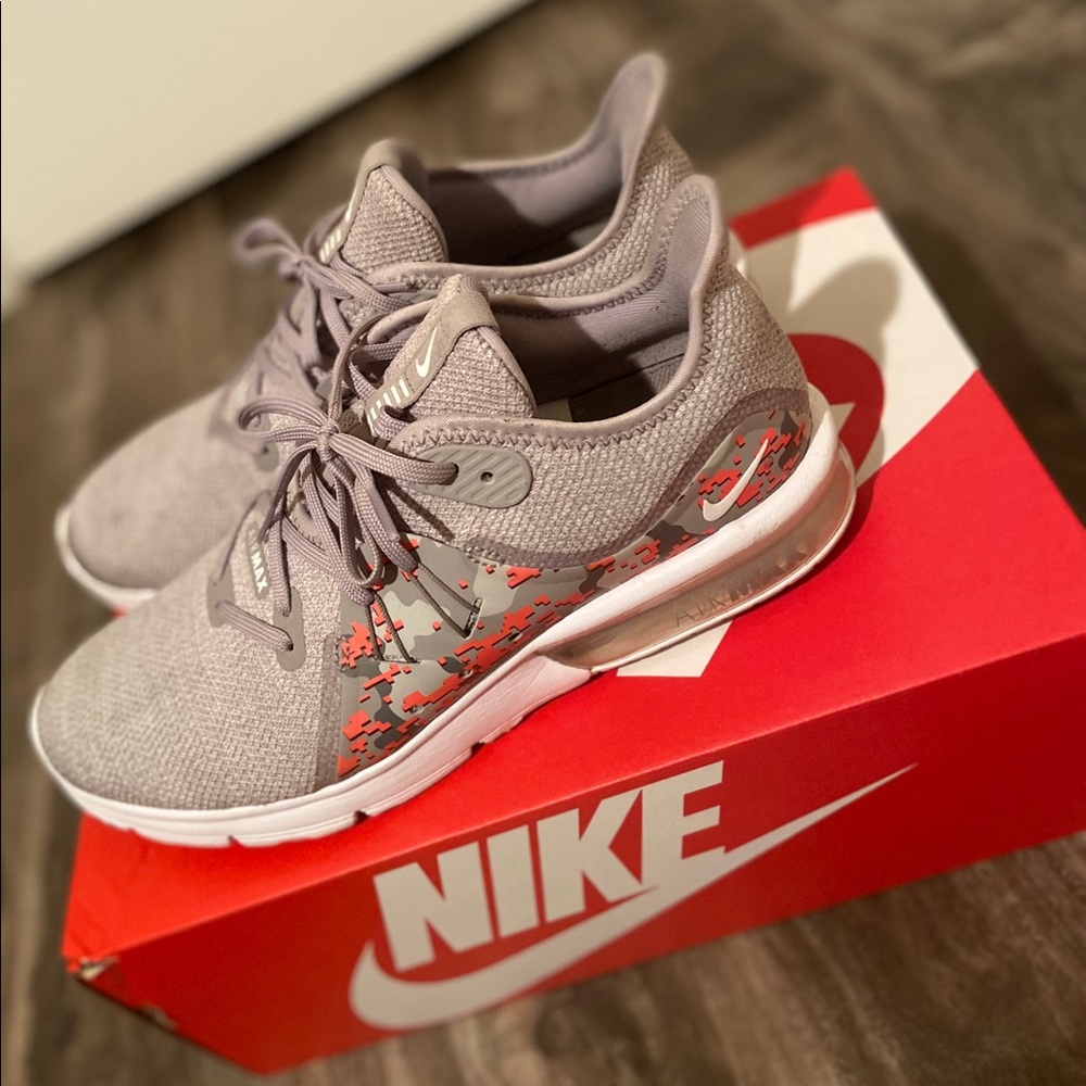 Nike AirMax Sneakers